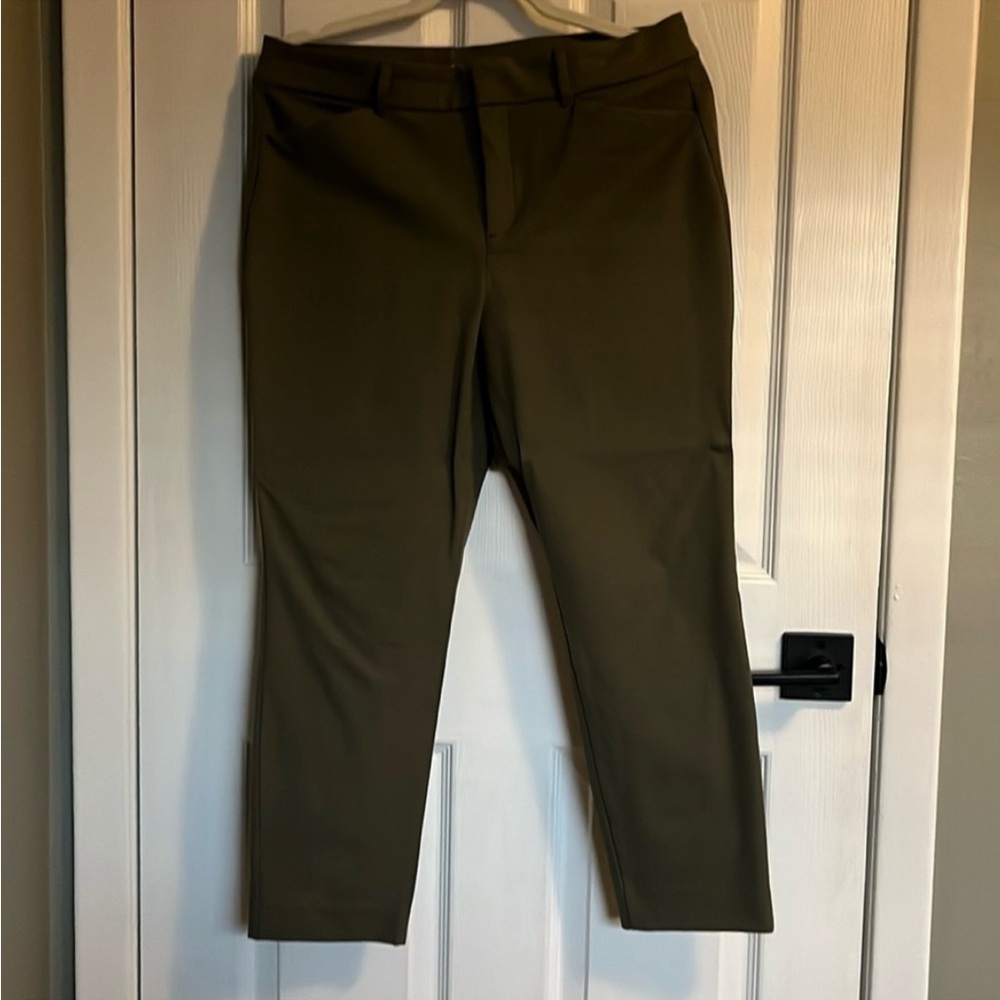 Old Navy high rise Pixie secret smooth pants - petite